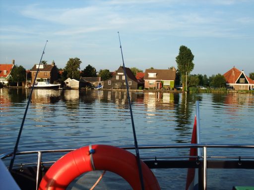 Fischen in Holland vom Hausboot